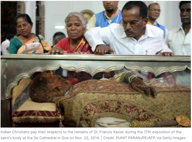 St. Francis Xavier’s relics draw 12,000 in Goa, India, for decennial exposition